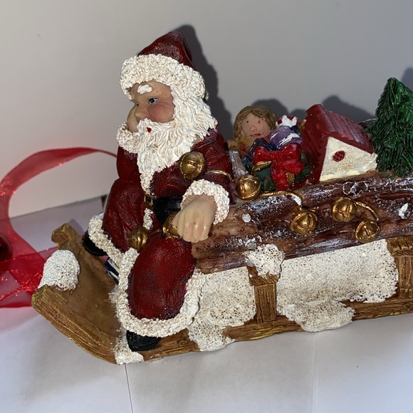 Abbott Santa on sleigh resin. - Picture 3 of 9